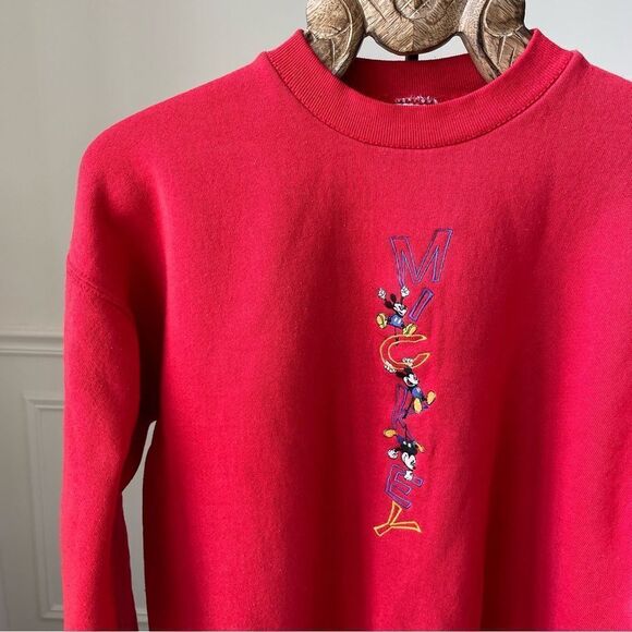 Vintage 90s Mickey & Co Disney Embroidered Crewneck Sweatshirt Red L - Picture 1 of 6
